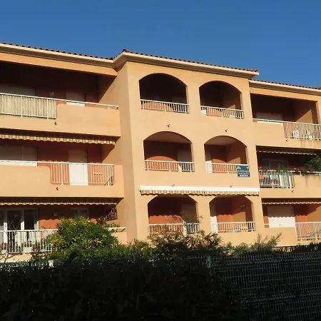 Spacieux T2 A 800m Plages Faviere, Loggia Sud-ouest, Garage Inclus - Fr-1-610-7 *