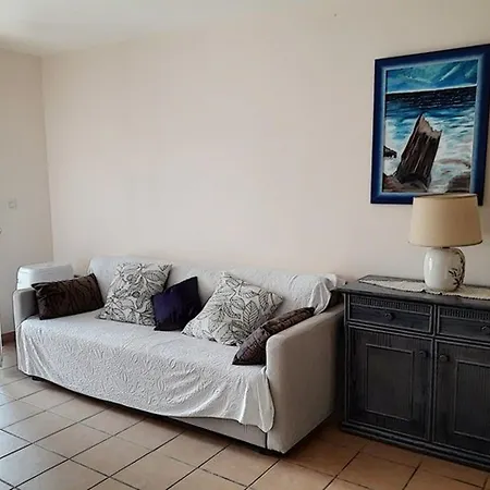 Spacieux T2 A 800m Plages Faviere, Loggia Sud-ouest, Garage Inclus - Fr-1-610-7